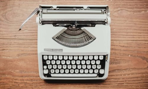 الآلة الكاتبة